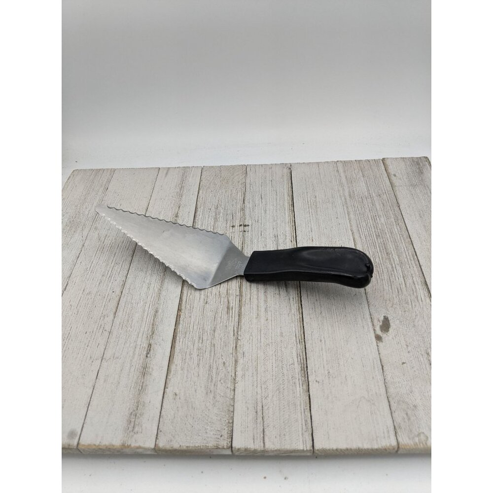 Pampered Chef Pie Server Stainless Steel 1166 Serrated *Damaged*